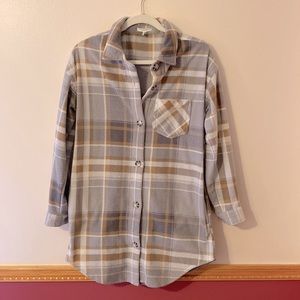 Maurices Plaid Shacket Gray/White/Tan Size XS